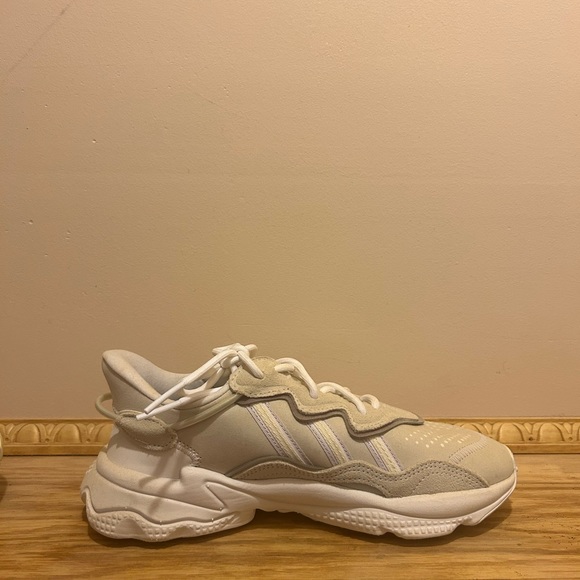 Adidas Ozweego womens size 6 1/2 - Picture 1 of 1
